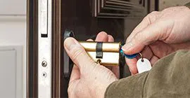 Universal Locksmith Store Larchmont, NY 914-402-7265